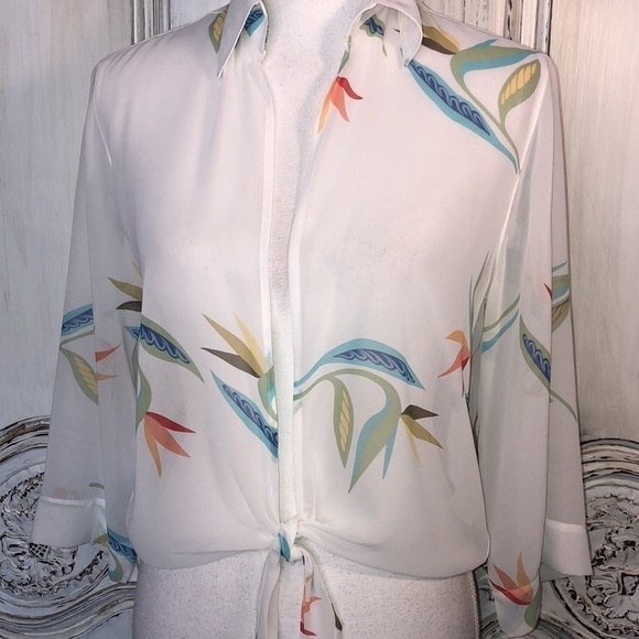 Banana Bay Fine Resort-wear Sheer Mid Sleeve Tropical Print Front Tie Top S/S - Picture 4 of 12